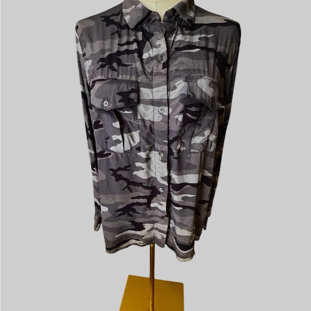 Rails Rhett Green and Black Camouflage Military Button-Up Shirt Sz Small